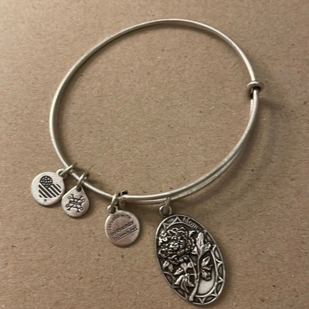 Alex and Ani Bracelet‎ Mom.Bracelet